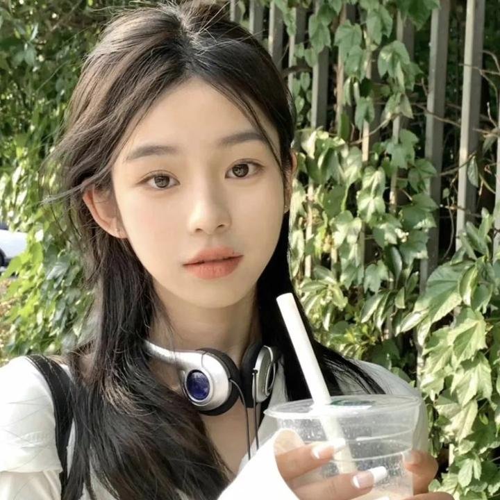 某影后之女学历造假，连日来内幕曝光，学校展开调查